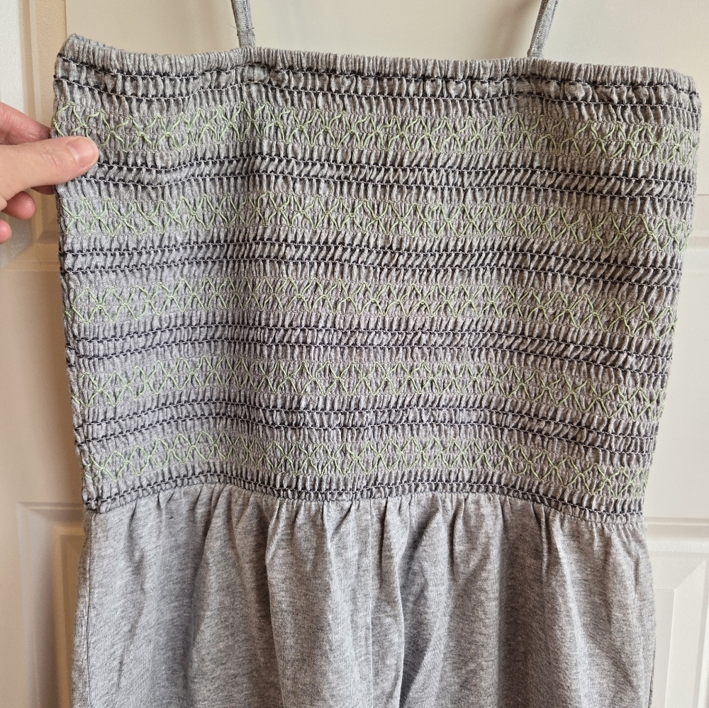 Gray Sleeveless Romper - Picture 4 of 6